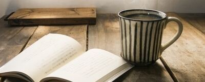 平日の夜にカフェで読書会♪の活動紹介